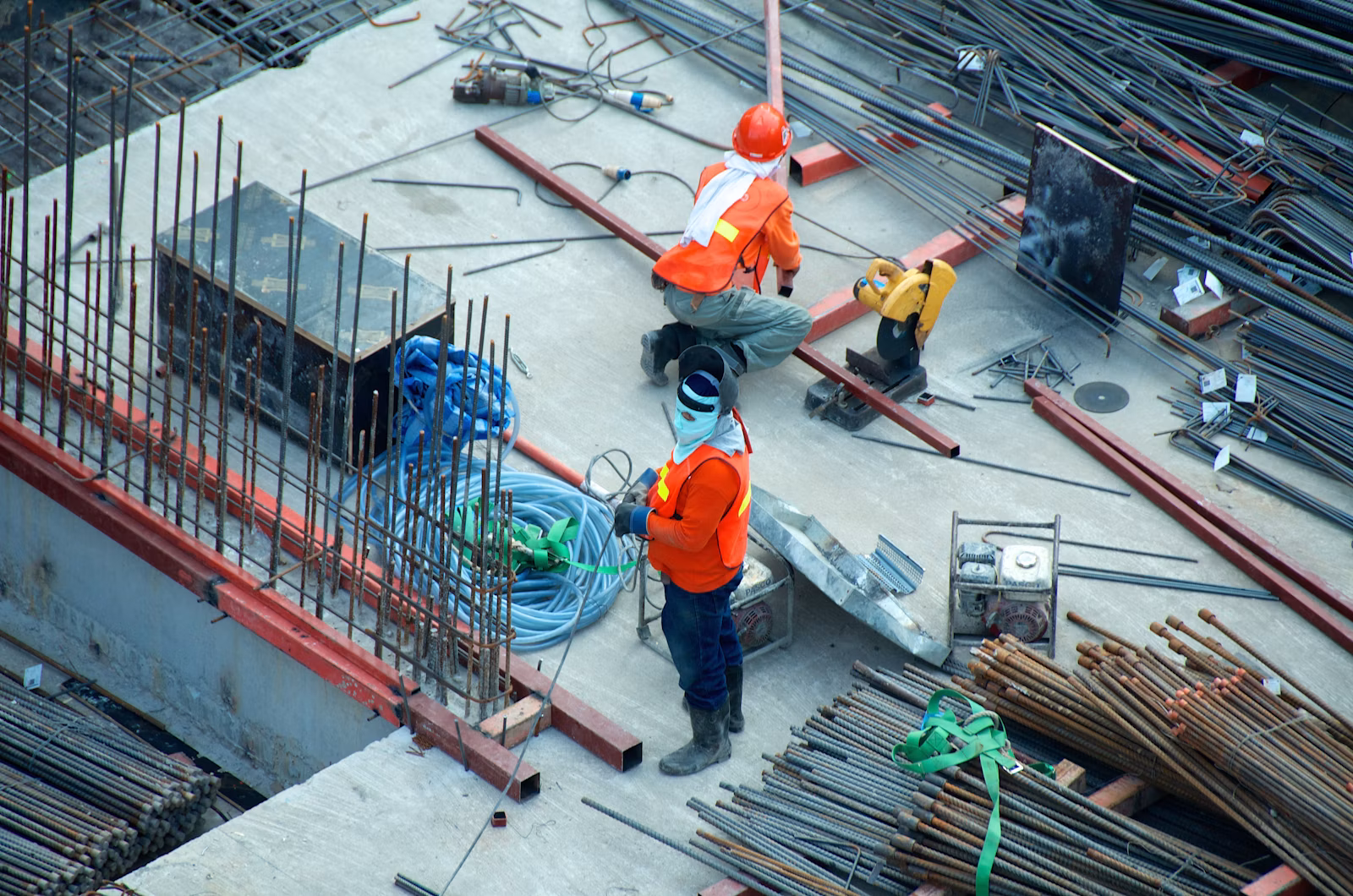 Canais e horário de atendimento da Casa Le Materias de Construcao